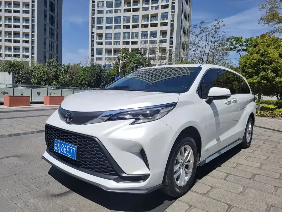 Toyota Granvia 2024