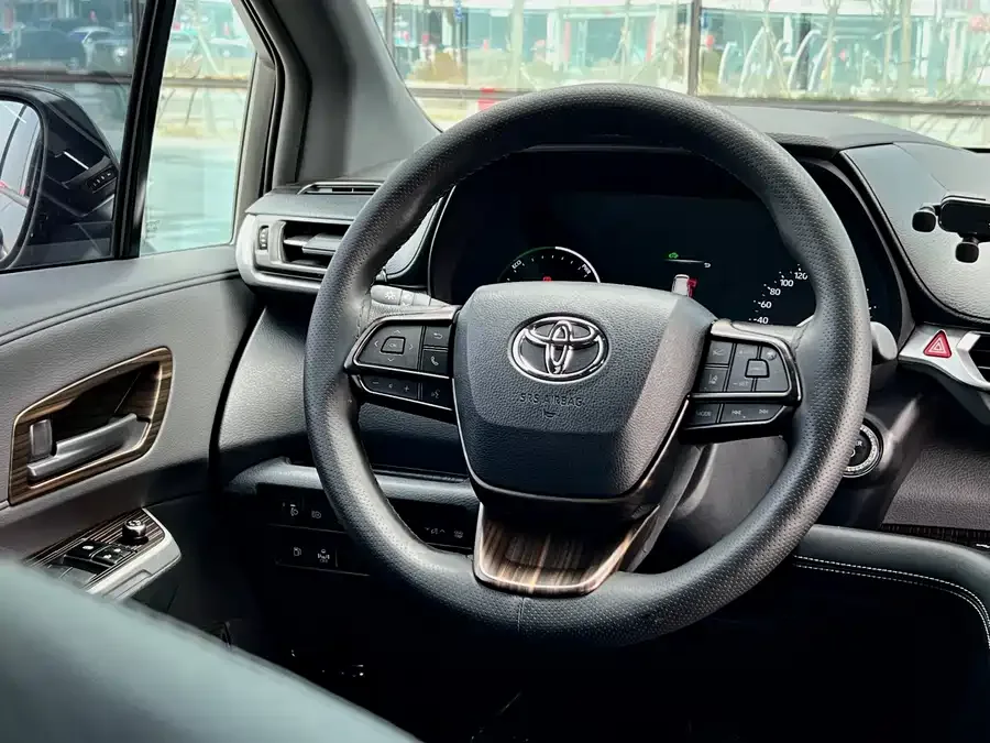 Toyota Granvia Grevia 2024 2.5L Hybrid Luxury Edition 2024 — миниатюра 4