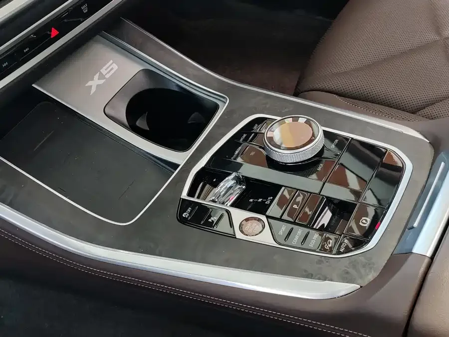 BMW X5 2023 xDrive 30Li Exclusive M Sport Package 2024 — миниатюра 4