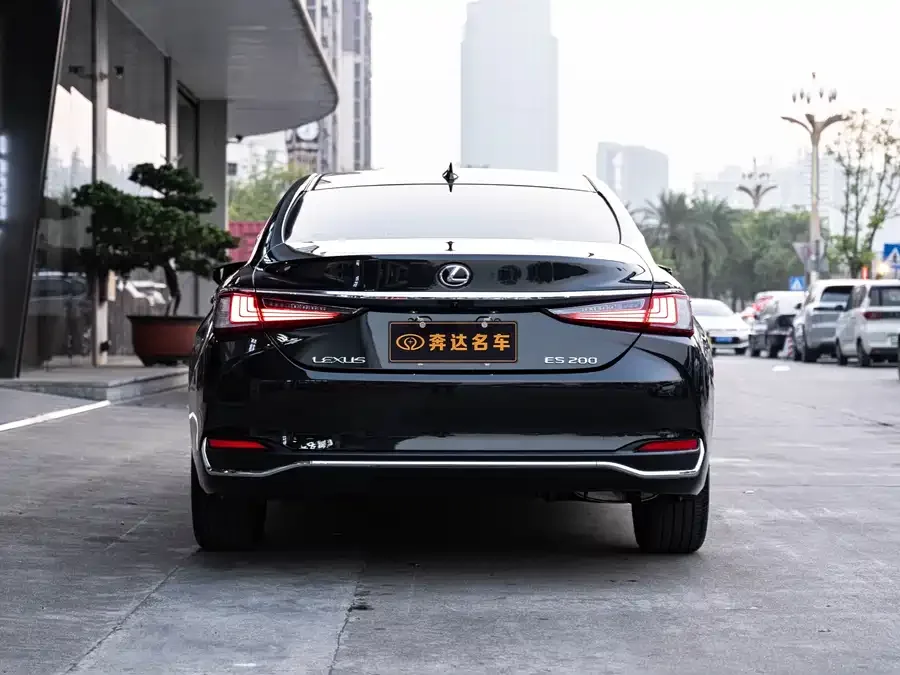 Lexus ES 2024 200 Premium Edition 2024 — миниатюра 2