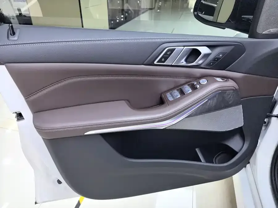 BMW X5 2022 xDrive 30Li M Sport Package 2023 — миниатюра 2
