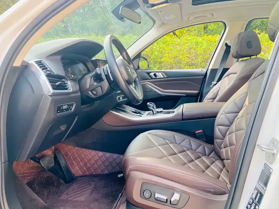 BMW X5 2022 xDrive 30Li Exclusive M Sport Package 2022 — миниатюра 3