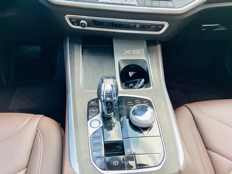 BMW X5 2022 xDrive 30Li Exclusive M Sport Package 2022 — миниатюра 5
