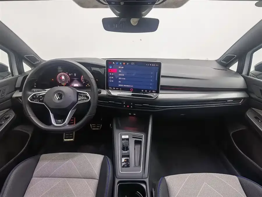 Volkswagen Golf Golf 2025 300TSI R-Line 2025 — миниатюра 2