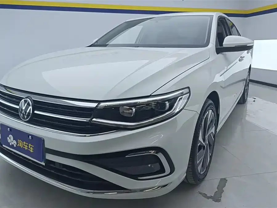 Volkswagen Bora Bora 2023 200TSI DSG Smart Edition 2022 — миниатюра 2