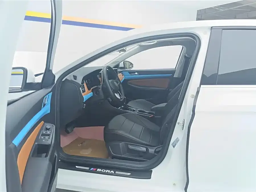 Volkswagen Bora Bora 2023 200TSI DSG Smart Edition 2022 — миниатюра 3