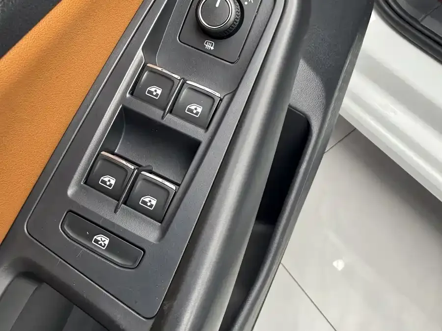 Volkswagen Bora Bora 2023 200TSI DSG Joy-Drive PRO Edition 2023 — миниатюра 3