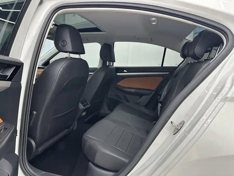 Volkswagen Bora Bora 2023 200TSI DSG Joy-Drive PRO Edition 2023 — миниатюра 2