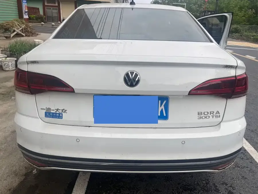 Volkswagen Bora Bora 2023 300TSI DSG Premium Edition 2023 — миниатюра 3