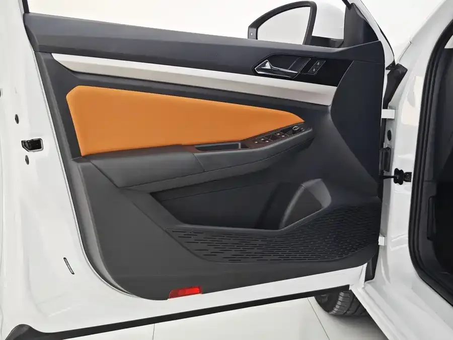 Volkswagen Bora Bora 2023 200TSI DSG Joy Edition 2023 — миниатюра 4