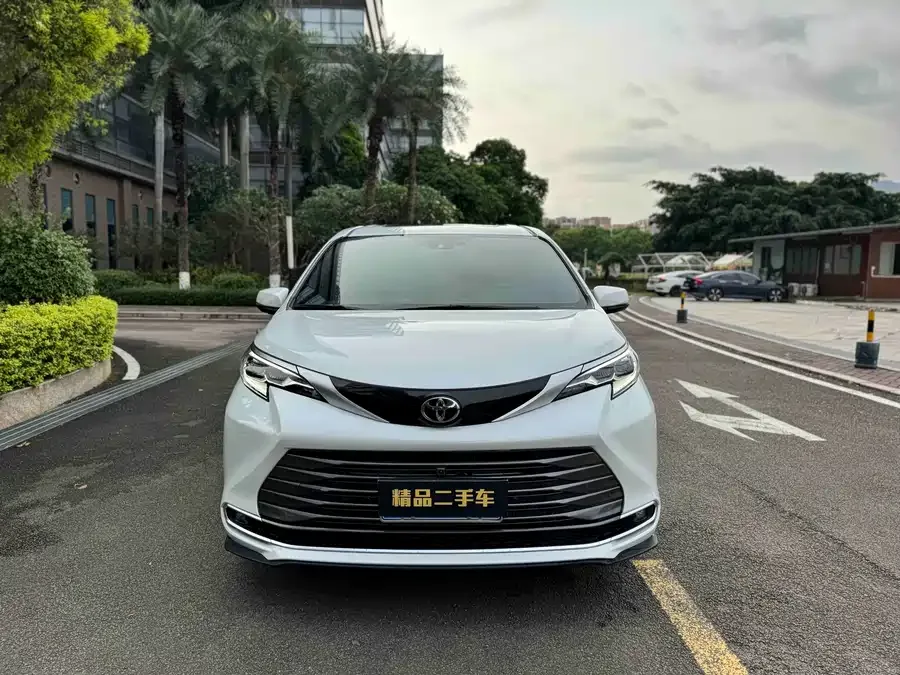 Toyota Sienna 2024
