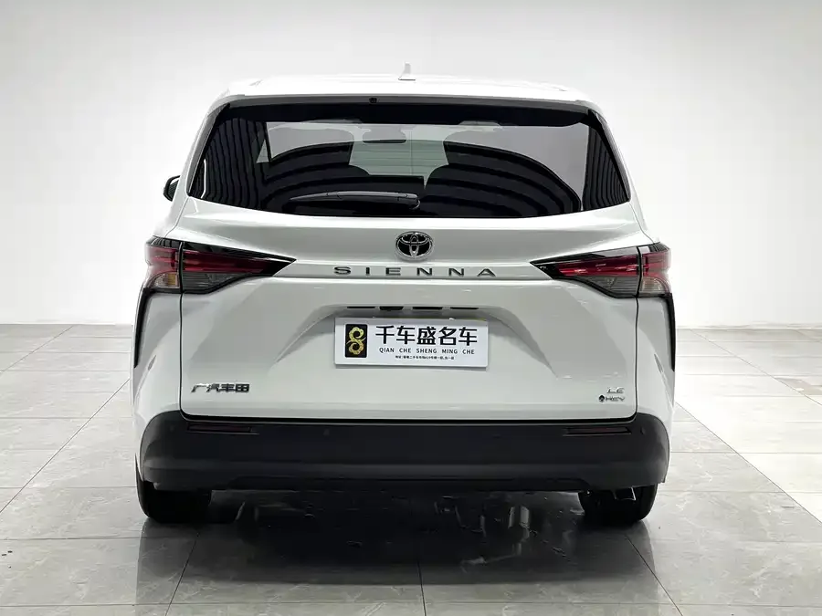 Toyota Sienna 2026 Sienna 2.5L Hybrid 2WD Comfort Edition 2026 — миниатюра 2