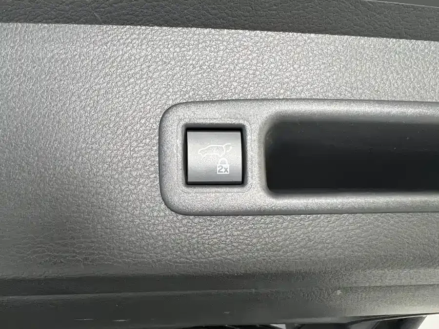 Toyota Sienna SIENNA 2021 2.5L Hybrid Platinum Edition 2022 — миниатюра 5
