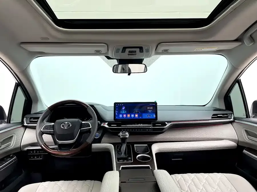 Toyota Sienna SIENNA 2021 2.5L Hybrid Comfort Edition 2022 — миниатюра 3