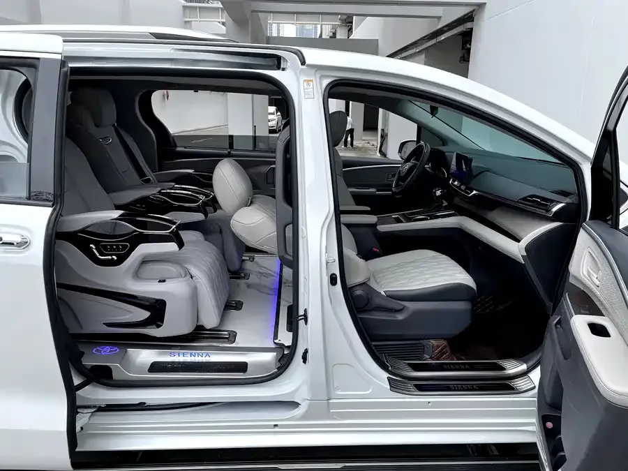 Toyota Sienna SIENNA 2021 2.5L Hybrid Comfort Edition 2022 — миниатюра 5