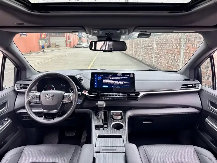 Toyota Sienna SIENNA 2021 2.5L Hybrid Premium Edition 2022 — миниатюра 5