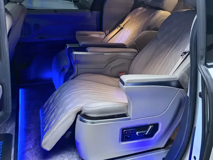 Toyota Sienna SIENNA 2024 2.5L Hybrid Comfort Edition 2023 — миниатюра 3