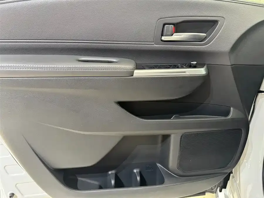 Toyota Sienna SIENNA 2021 2.5L Hybrid Supreme Edition 2022 — миниатюра 5
