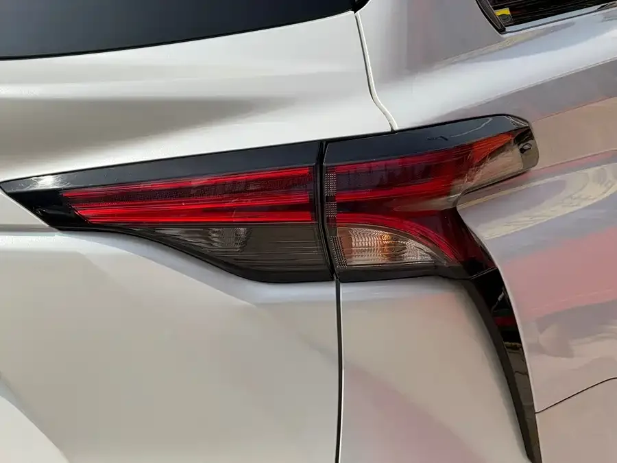 Toyota Sienna SIENNA 2021 2.5L Hybrid Comfort Edition 2022 — миниатюра 3