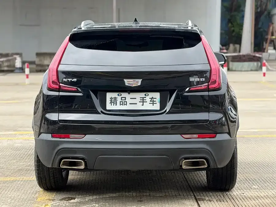 Cadillac XT4 2022 28T two-wheel drive fashion model 2023 — миниатюра 3