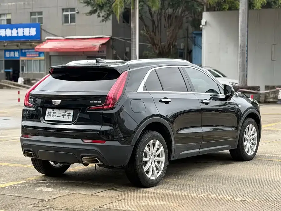 Cadillac XT4 2022 28T two-wheel drive fashion model 2023 — миниатюра 5
