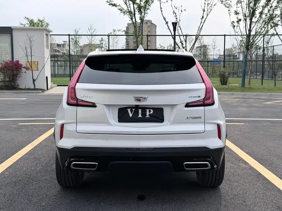 Cadillac XT4 2024 facelift 28T two-wheel drive luxury model 2024 — миниатюра 5
