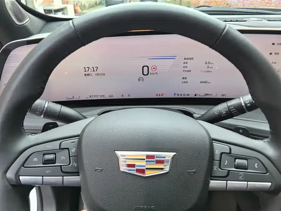 Cadillac XT4 2024 28T 2WD Premium Edition 2025 — миниатюра 5