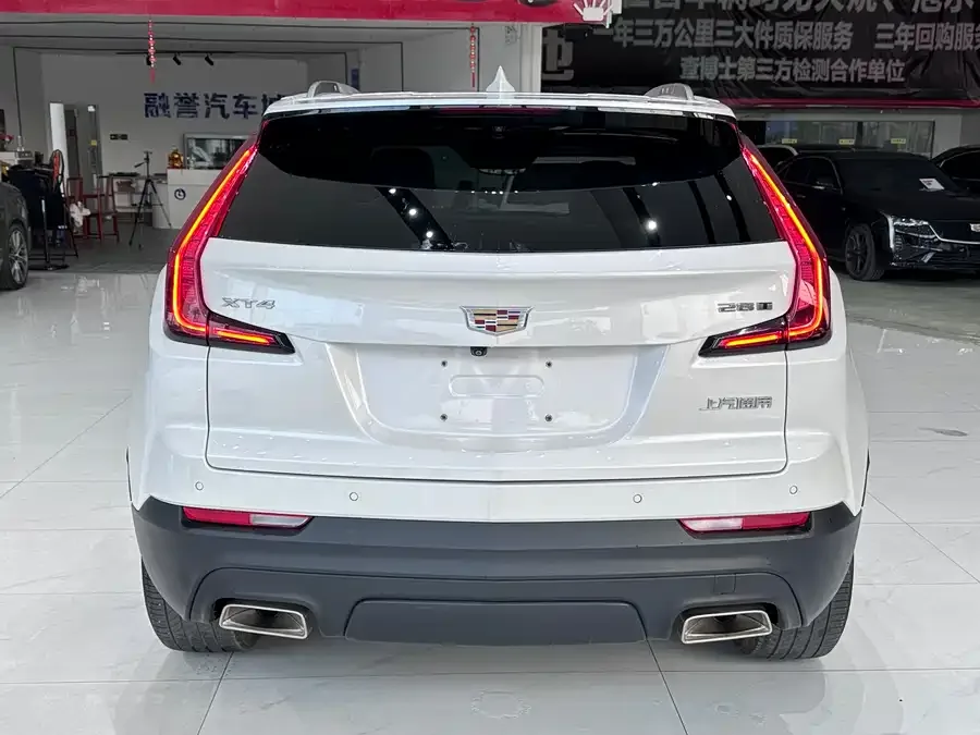 Cadillac XT4 2022 28T two-wheel drive fashion model 2022 — миниатюра 5