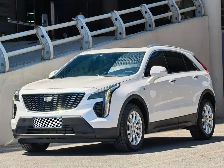Cadillac XT4 2022 28T two-wheel drive fashion model 2022 — фото 1, купить с доставкой в Москву