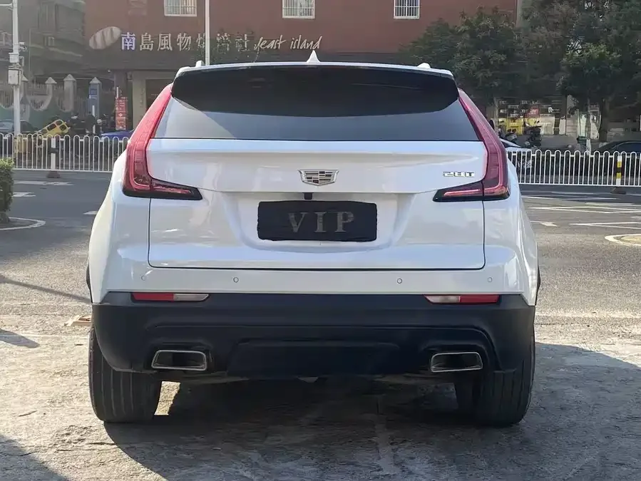 Cadillac XT4 2022 28T two-wheel drive fashion model 2022 — миниатюра 5