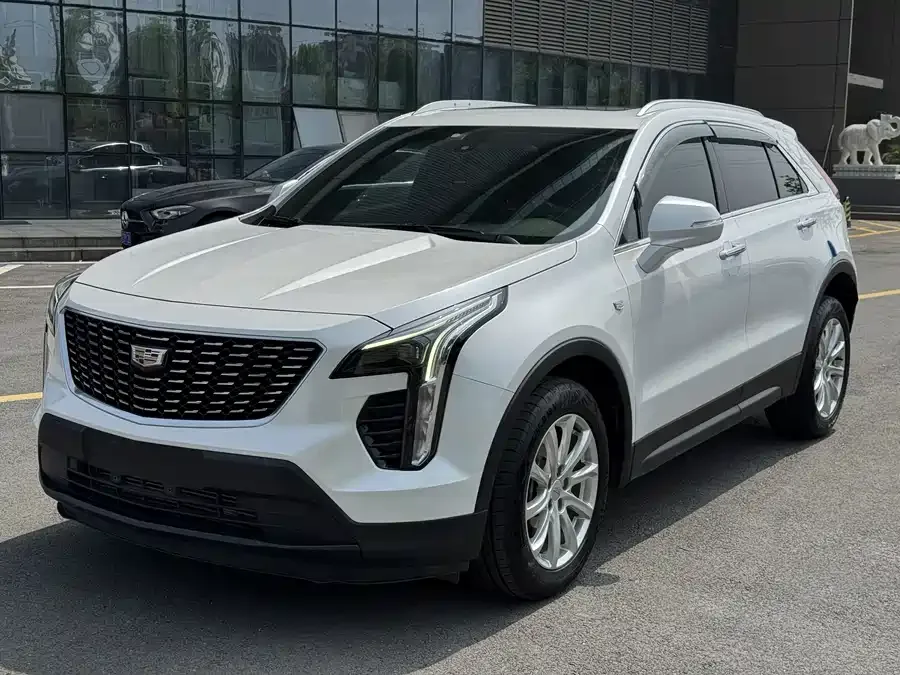 Cadillac XT4 2022 28T two-wheel drive fashion model 2022 — фото 1, купить с доставкой в Москву