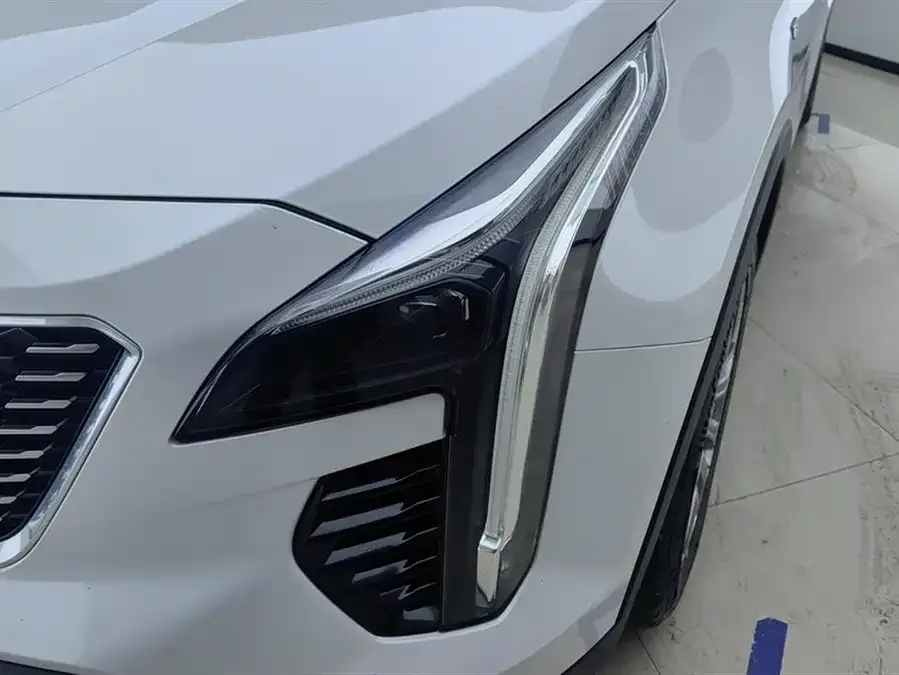 Cadillac XT4 2022 28T two-wheel drive luxury model 2022 — миниатюра 5