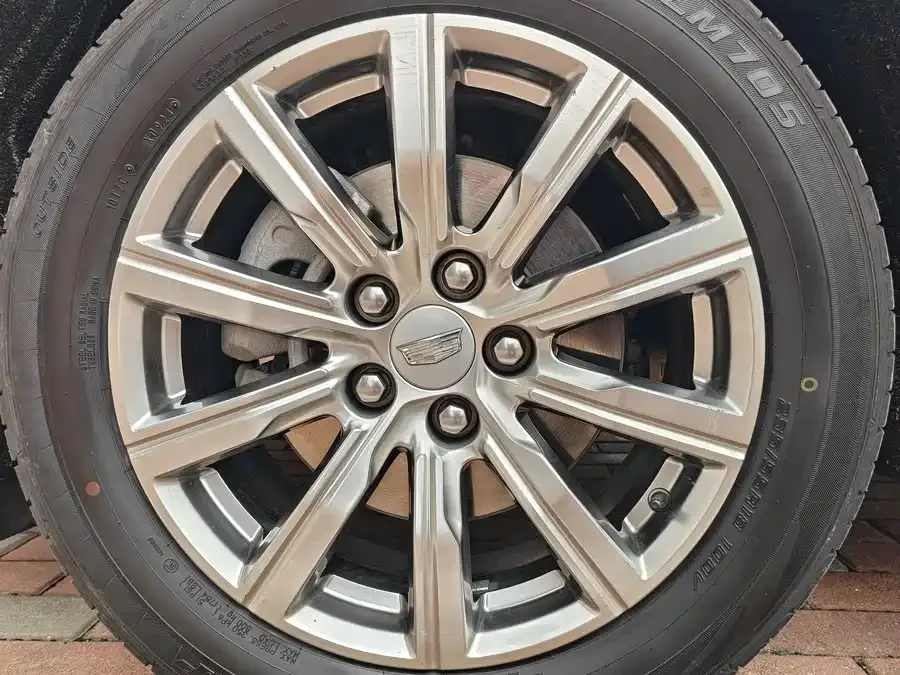 Cadillac XT4 2021 28T two-wheel drive luxury model 2022 — миниатюра 2