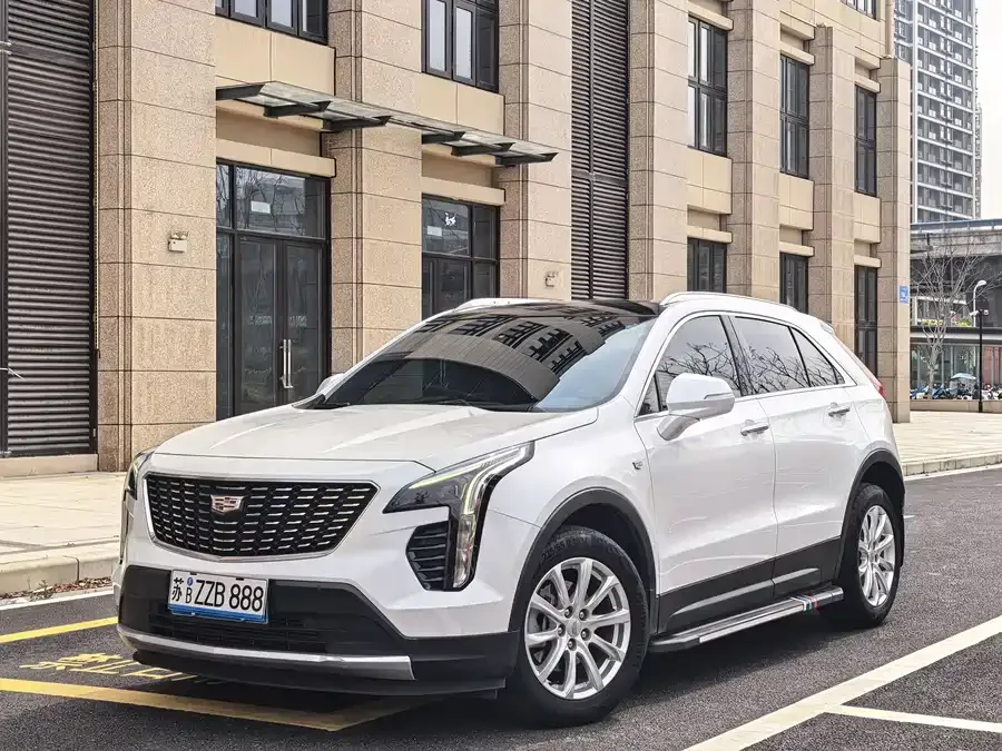 Cadillac XT4 2022 28T two-wheel drive fashion model 2022 — фото 1, купить с доставкой в Москву