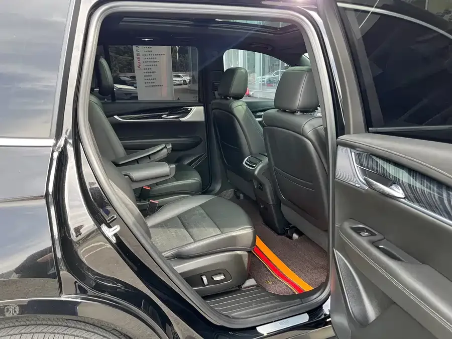 Cadillac XT6 2025 2.0T Six-Seat AWD Luxury Executive Classic Edition 2024 — миниатюра 5