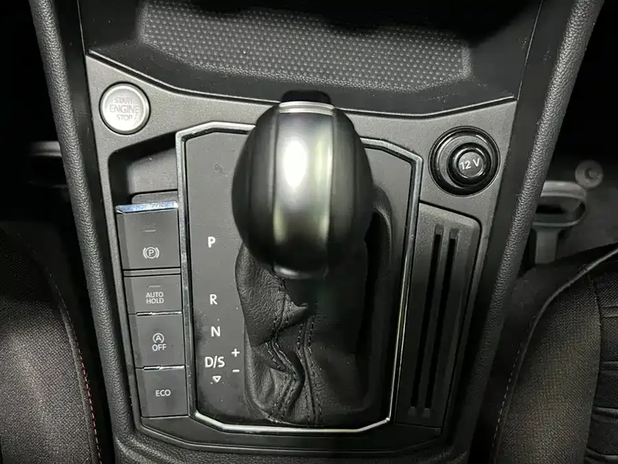 Volkswagen Lavida Lavida 2023 200TSI DSG Starry Sky Edition 2022 — миниатюра 4