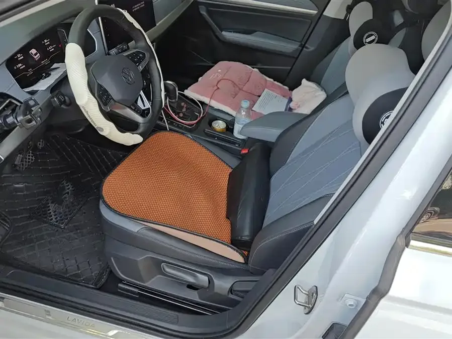 Volkswagen Lavida Lavida 2023 1.5L Automatic Starry Sky 5 Million Edition 2023 — миниатюра 3