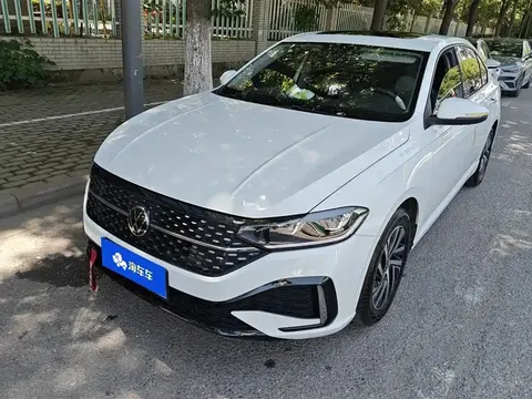 Volkswagen Lavida 2023 купить в Москве