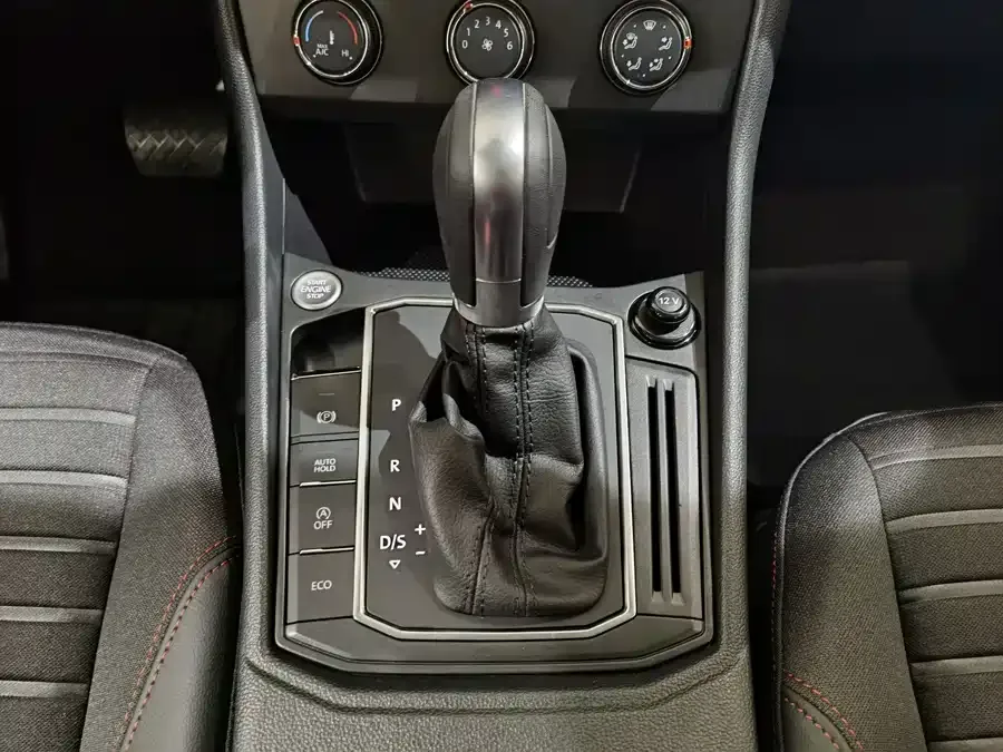 Volkswagen Lavida Lavida 2023 300TSI DSG Starry Sky Edition 2024 — миниатюра 4