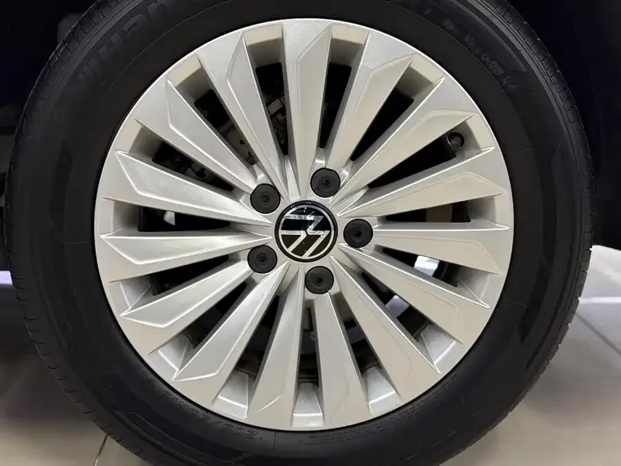 Volkswagen Lavida Lavida 2021 1.5L Automatic Vision Edition 2022 — миниатюра 5