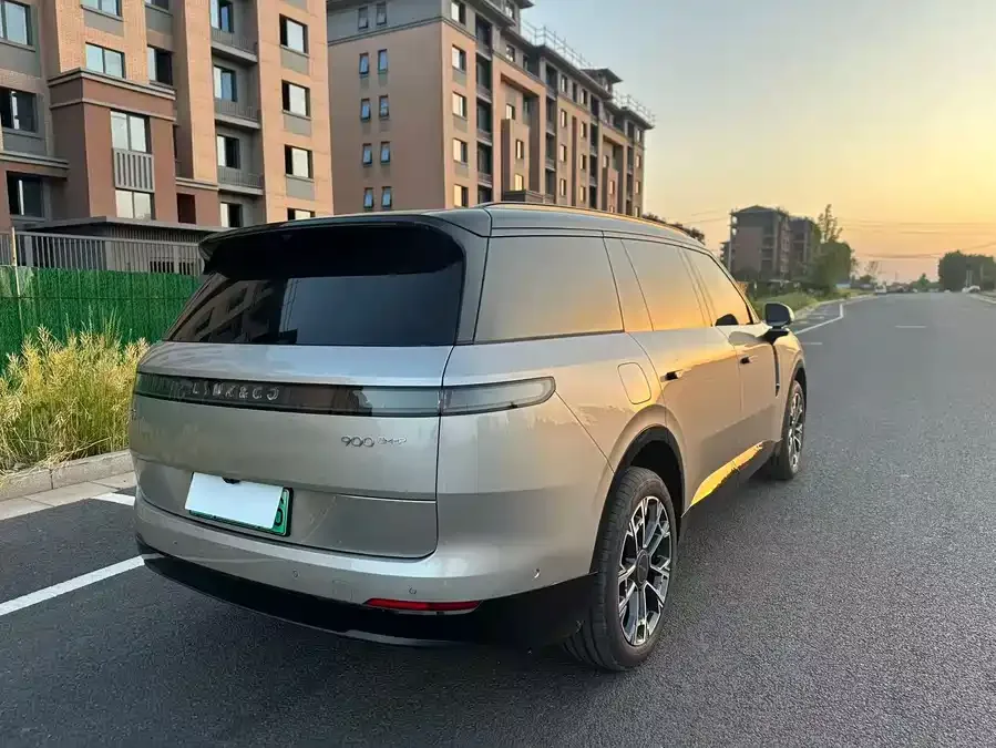 Lynk & Co 900 Lynk & Co 900 2025 2.0T Ultra 6-seater 2026 — миниатюра 3