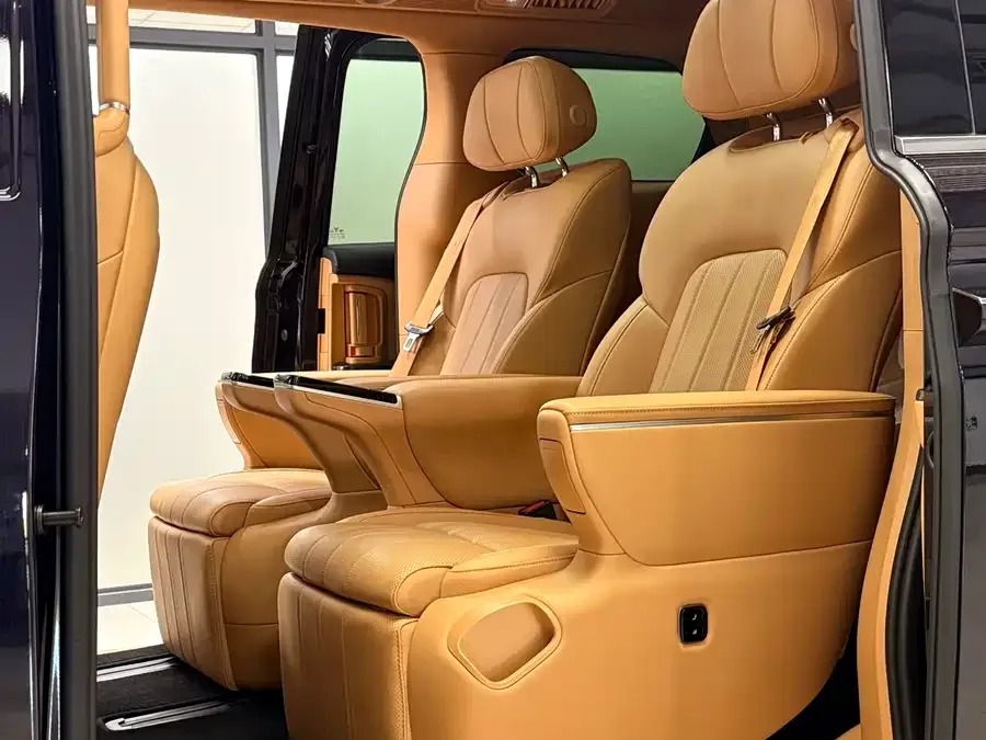 Voyah Lantu Dreamer 2025 VOYAH PHEV 4WD Excellence Kunpeng Edition 2026 — миниатюра 2
