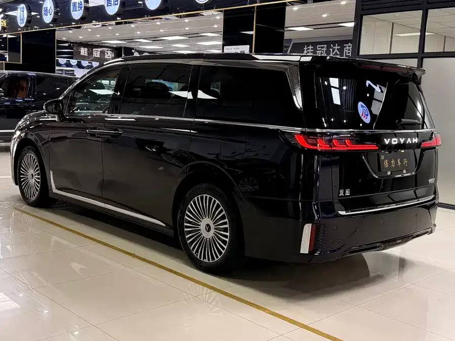 Voyah Lantu Dreamer 2025 VOYAH PHEV 4WD Excellence Kunpeng Edition 2026 — миниатюра 4