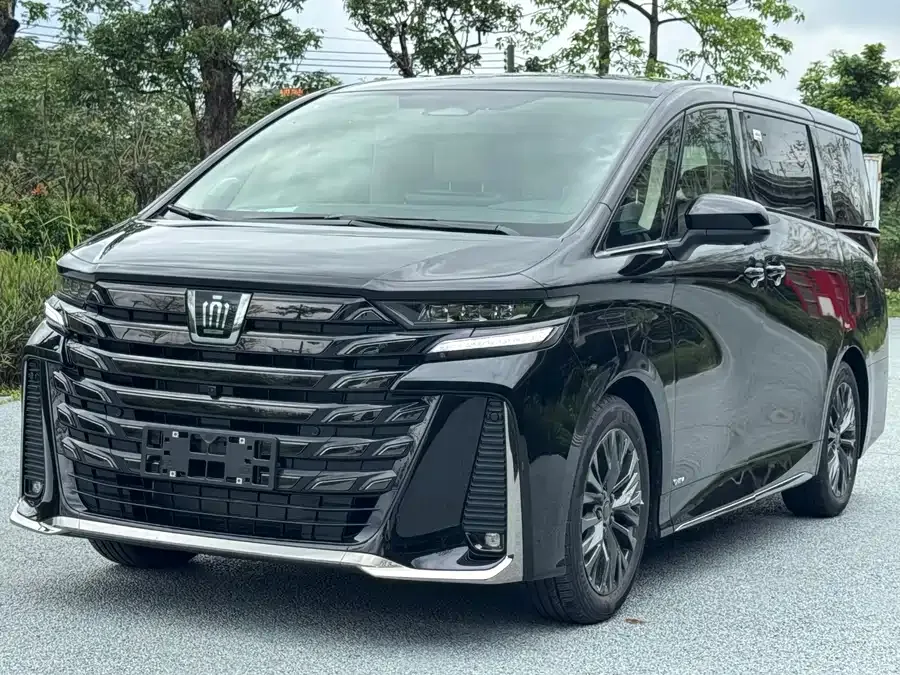 Toyota Crown Vellfire 2026