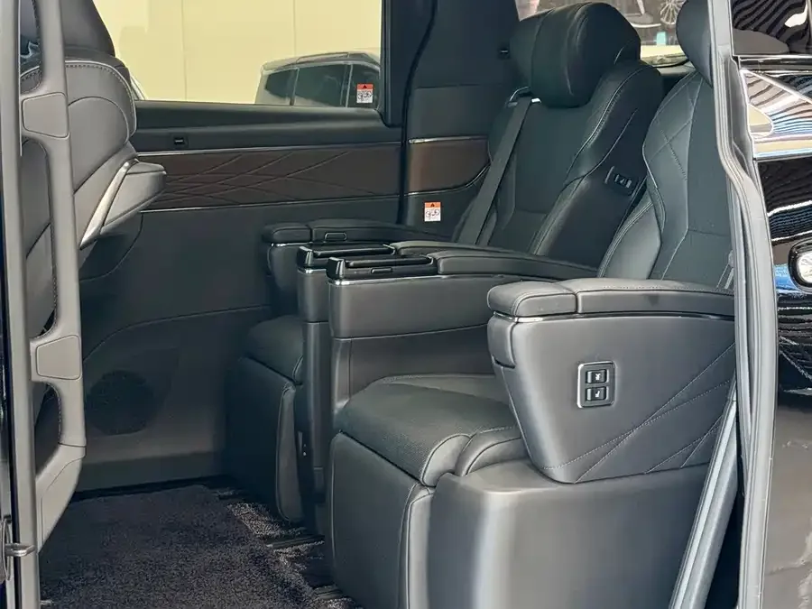 Toyota Crown Vellfire Vellfire 2024 Crown Hybrid 2.5L Supreme Edition 2025 — миниатюра 2