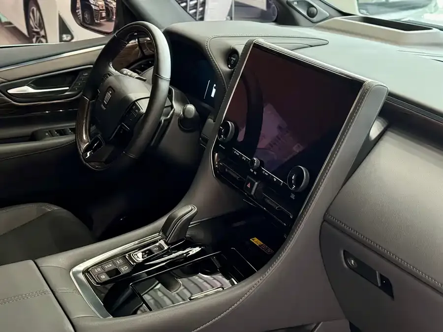 Toyota Crown Vellfire Vellfire 2024 Crown Hybrid 2.5L Supreme Edition 2025 — миниатюра 3
