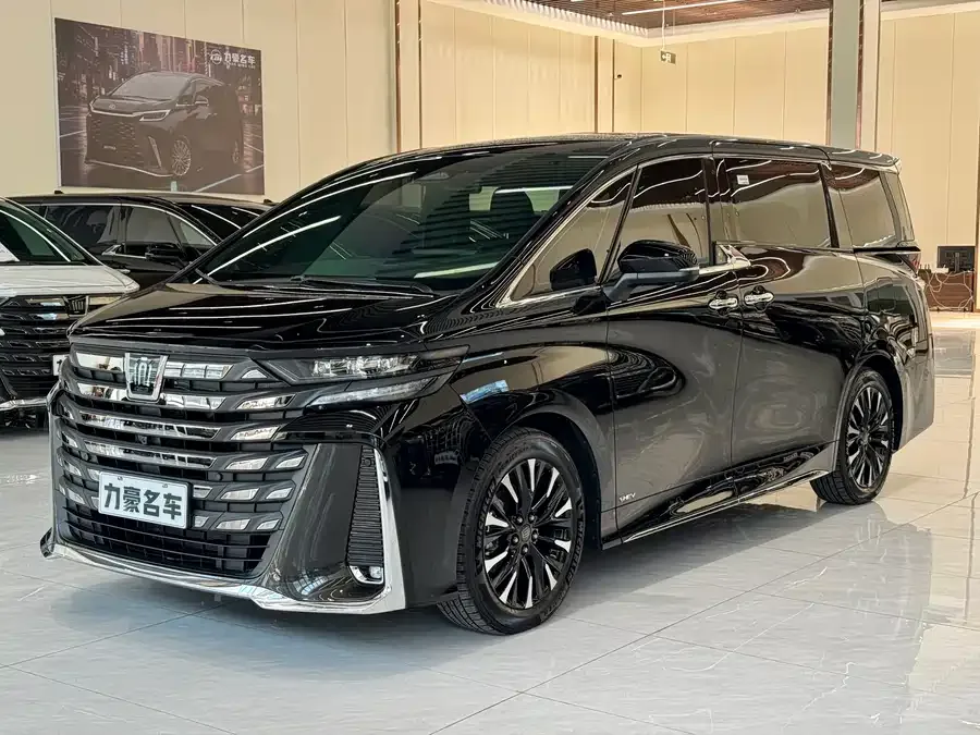 Toyota Crown Vellfire 2025