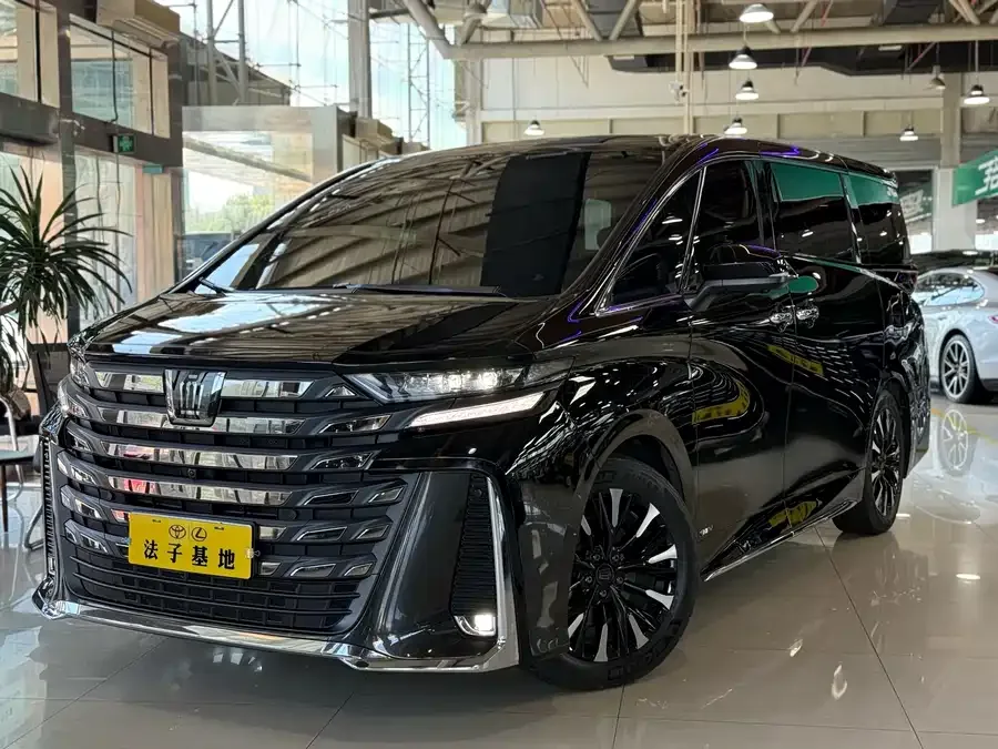 Toyota Crown Vellfire 2024