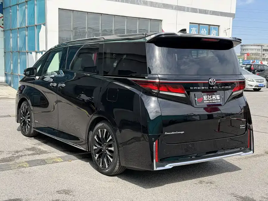 Toyota Crown Vellfire Vellfire 2023 Crown Hybrid 2.5L HV Supreme Edition 2023 — миниатюра 2
