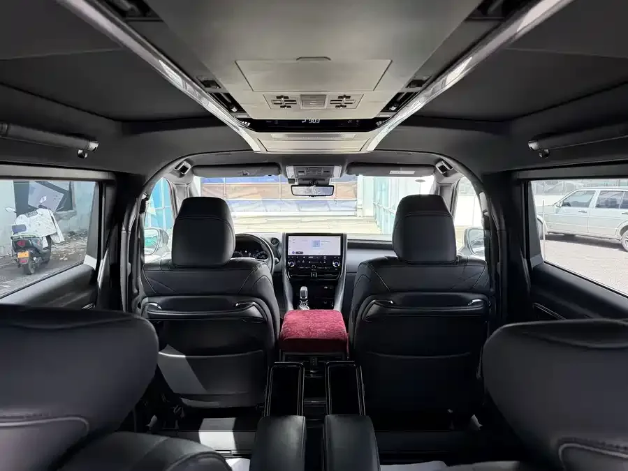 Toyota Crown Vellfire Vellfire 2023 Crown Hybrid 2.5L HV Supreme Edition 2023 — миниатюра 3